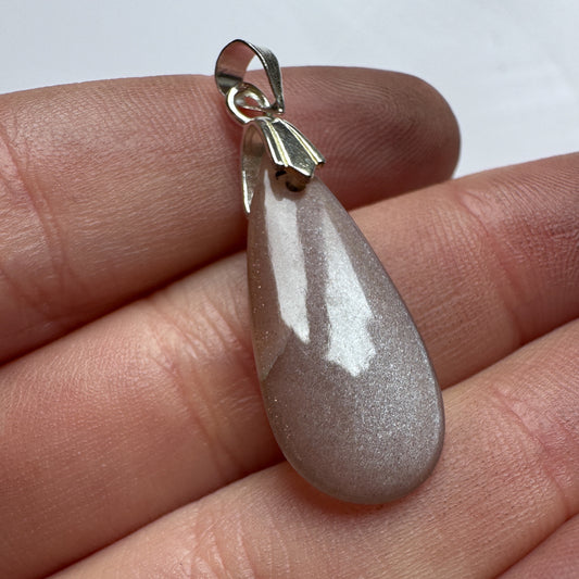 Moonstone Pendant With Flash